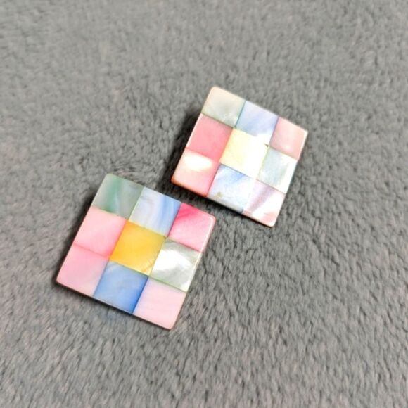 Vintage 80's Mosaic Pastel Mother of Pearl Square Pierced Earrings - Picture 7 of 8